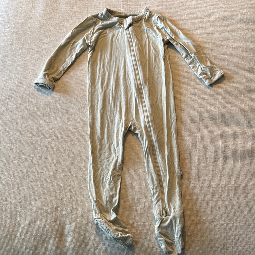 Kids Long-Sleeve Footed One-Piece in Light Green